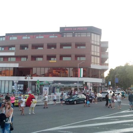 La Piazza Primorsko Rooms & Apartments Exterior photo