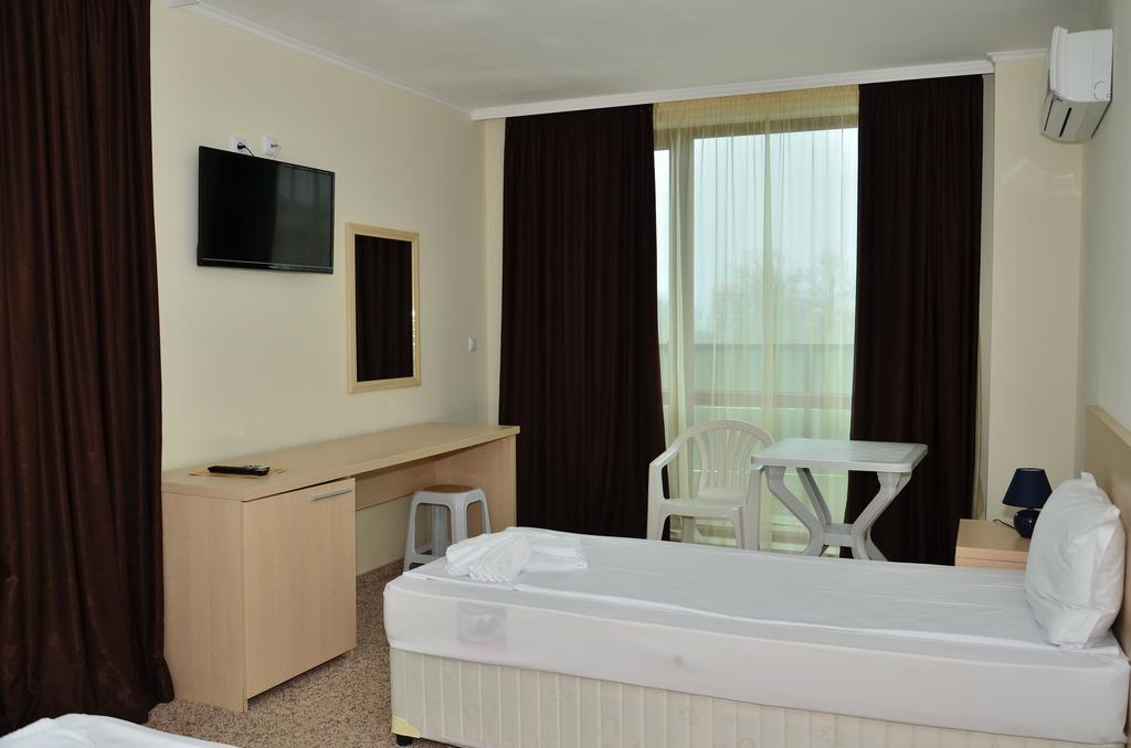 La Piazza Primorsko Rooms & Apartments Room photo