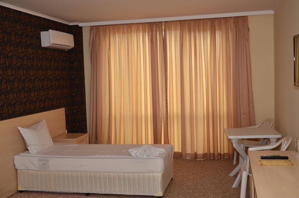 La Piazza Primorsko Rooms & Apartments Room photo